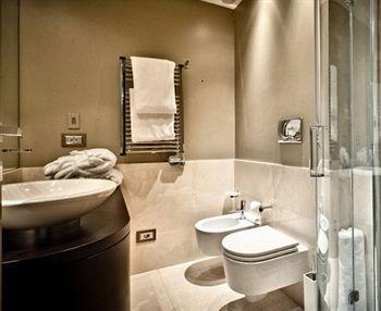 Apartahotel Allegroitalia San Pietro All'orto 6 4*